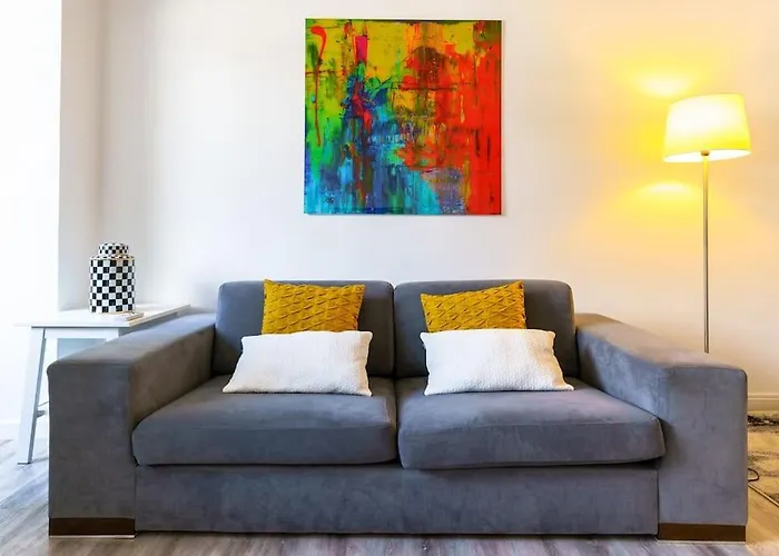 Enjoy The City Center At Fully Equipped 2 Bedroom 5 Min Walk To Beach & Market