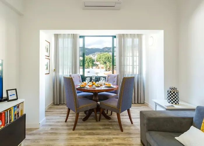 Enjoy The City Center At Fully Equipped 2 Bedroom 5 Min Walk To Beach & Market