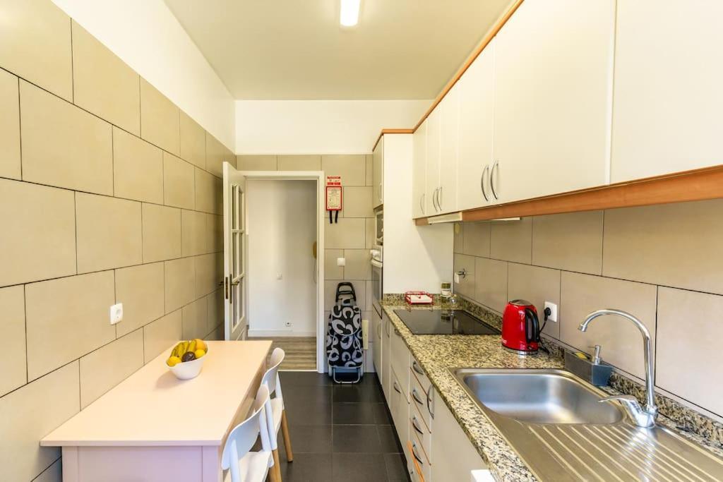 Enjoy The Center At Fully Equipped 2 Bedroom 5 Min Walk To & Market Funchal (Madeira)