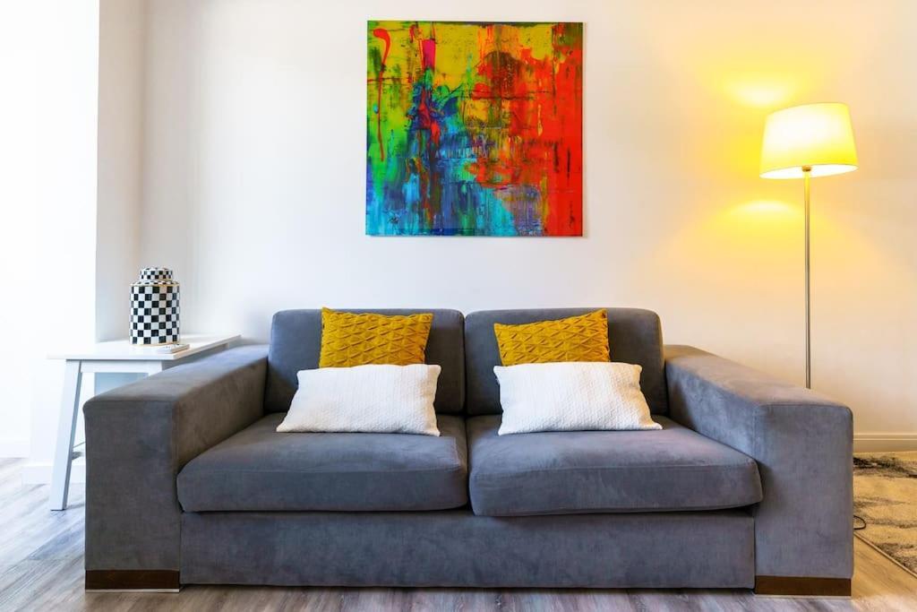 Apartment Enjoy The Center At Fully Equipped 2 Bedroom 5 Min Walk To & Market *