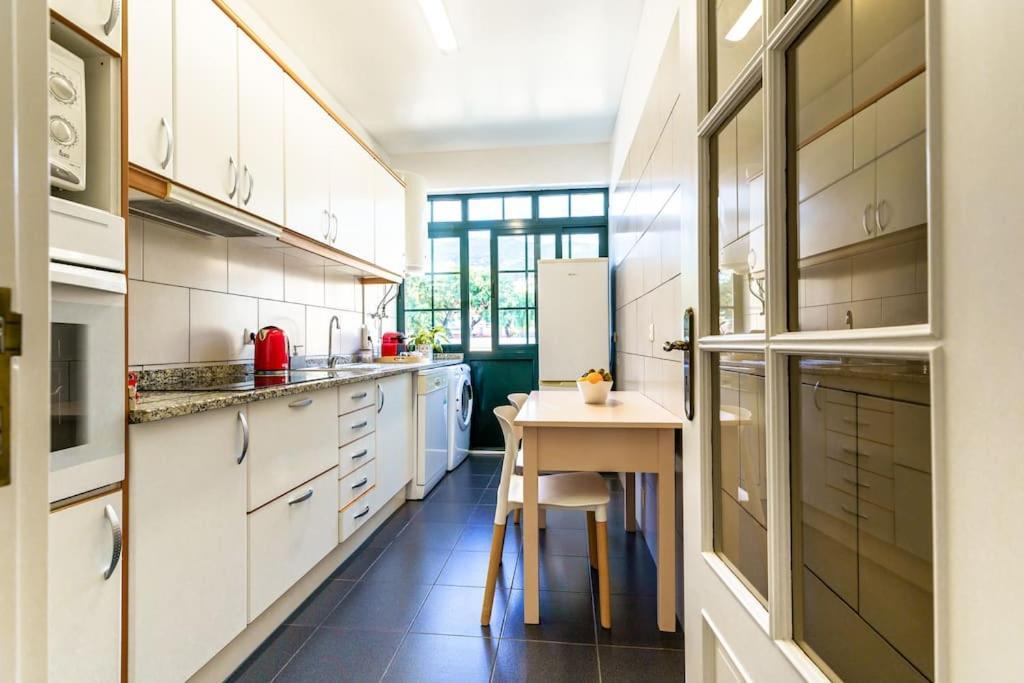 Apartment Enjoy The Center At Fully Equipped 2 Bedroom 5 Min Walk To & Market